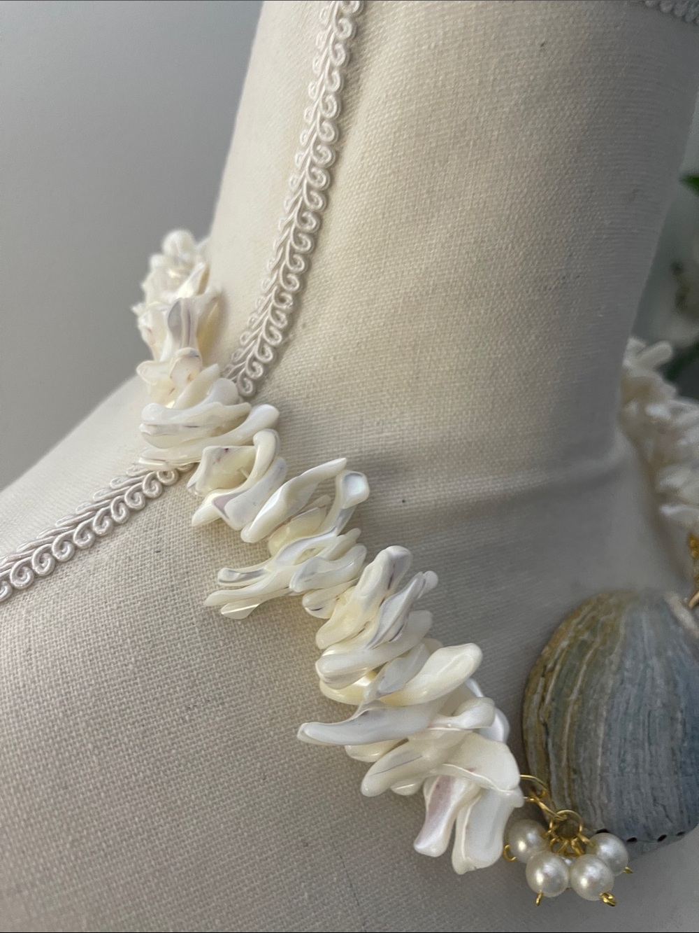 Blue Green Handcrafted White Shell & Pearl Statement Necklace - Picture 3 of 9